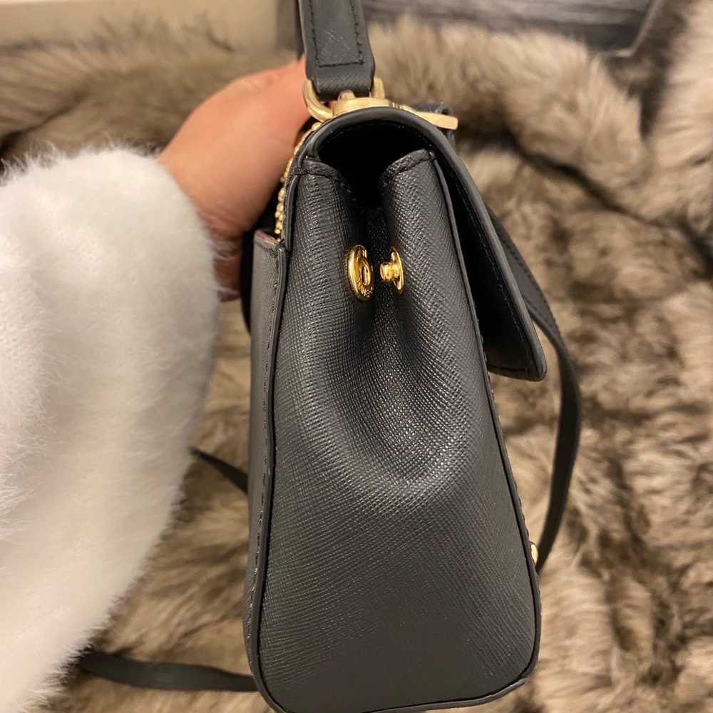 Michael Kors bag. - Picture 3 of 6